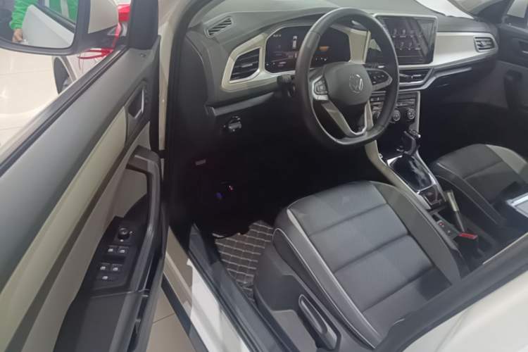Used Volkswagen T-ROC 2024 280TSI DSG Two-Wheel-Drive Time Edition Driver Seat