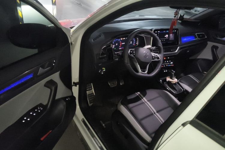Used Volkswagen T-ROC 2024 300TSI DSG Two-Wheel-Drive Chen Guang Edition Driver Seat
