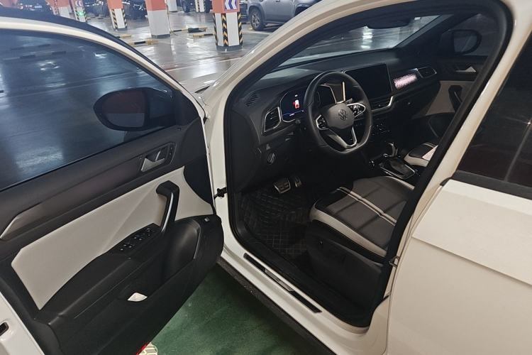 Used Volkswagen T-ROC 2024 300TSI DSG Two-Wheel-Drive Chen Guang Edition Driver Seat