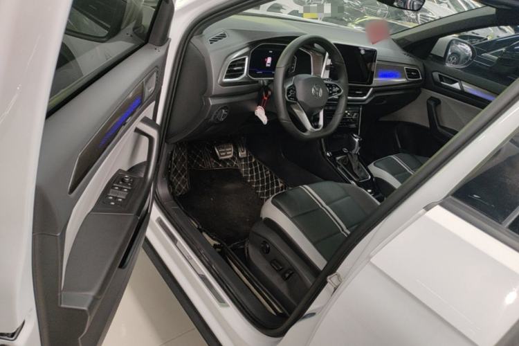 Used Volkswagen T-ROC 2024 300TSI DSG Two-Wheel-Drive Chen Guang Edition Driver Seat