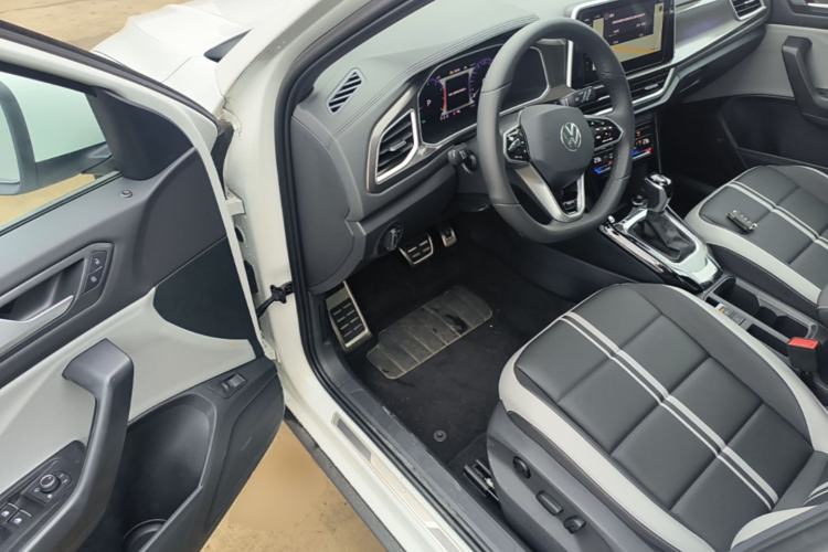 Used Volkswagen T-ROC 2024 300TSI DSG Two-Wheel-Drive Chen Guang Edition Driver Seat