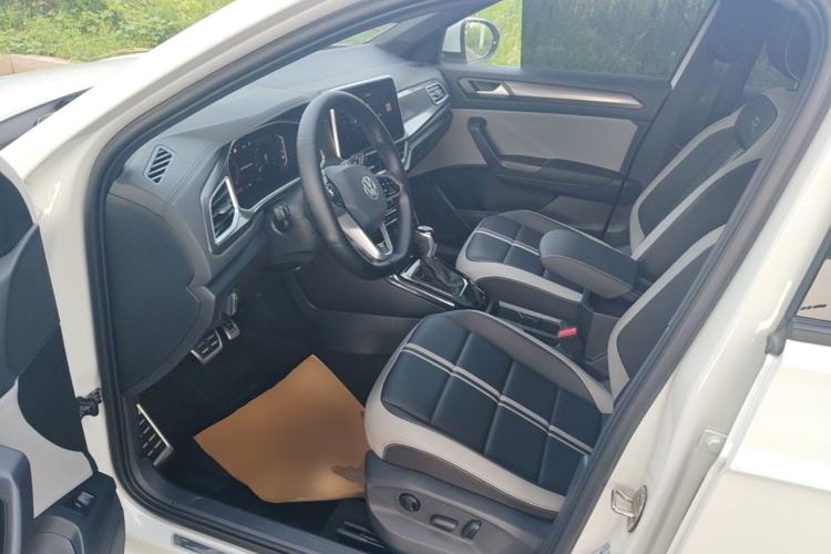 Used Volkswagen T-ROC 2024 300TSI DSG Two-Wheel-Drive Chen Guang Edition Driver Seat