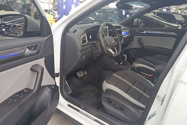 Used Volkswagen T-ROC 2024 300TSI DSG Two-Wheel-Drive Chen Guang Edition Driver Seat