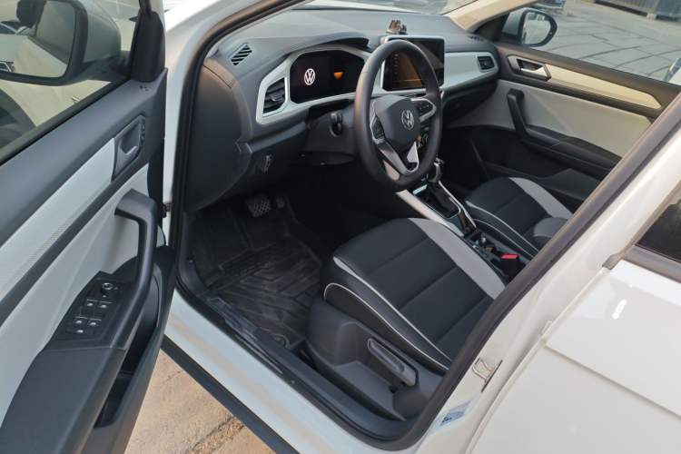 Used Volkswagen T-ROC 2024 280TSI DSG Two-Wheel-Drive Time Edition Driver Seat