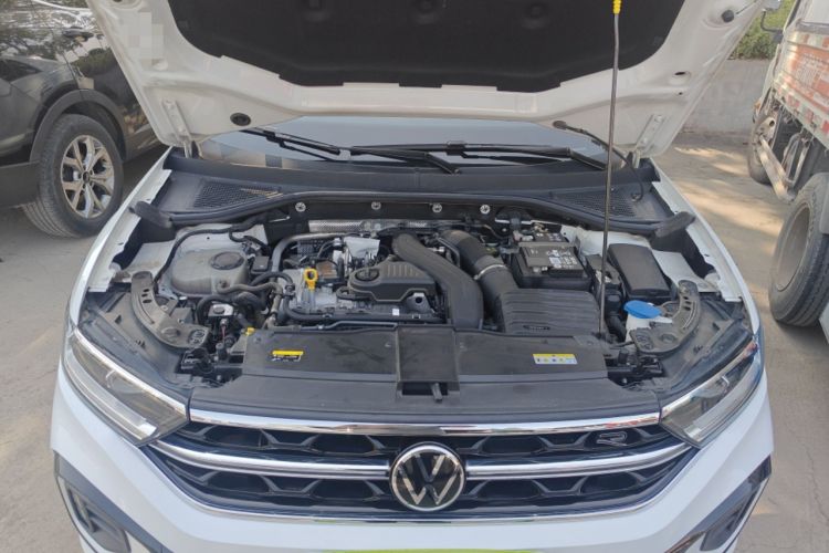 Used Volkswagen T-ROC 2024 300TSI DSG Two-Wheel-Drive Chen Guang Edition Engine Bay