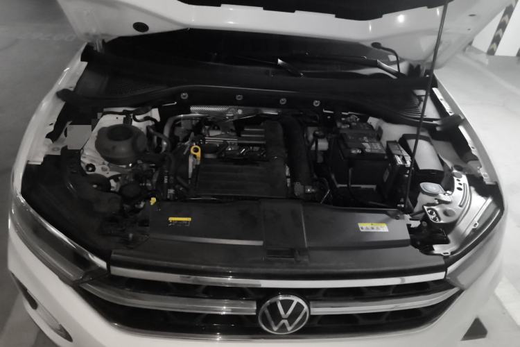 Used Volkswagen T-ROC 2024 280TSI DSG Two-Wheel-Drive Time Edition Engine Bay