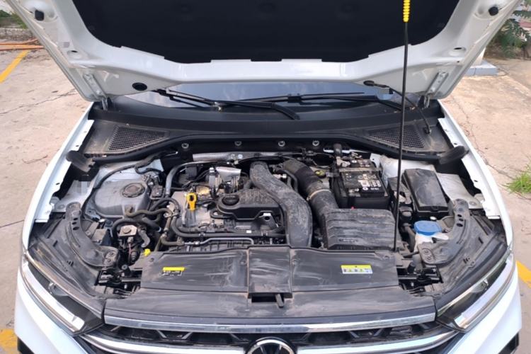 Used Volkswagen T-ROC 2024 300TSI DSG Two-Wheel-Drive Chen Guang Edition Engine Bay