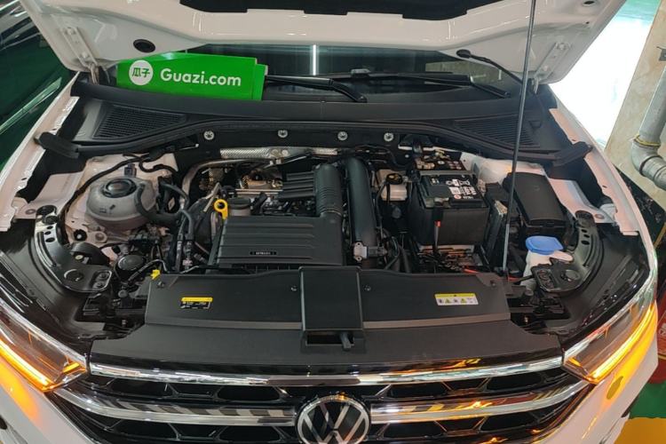 Used Volkswagen T-ROC 2024 280TSI DSG Two-Wheel-Drive Time Edition Engine Bay