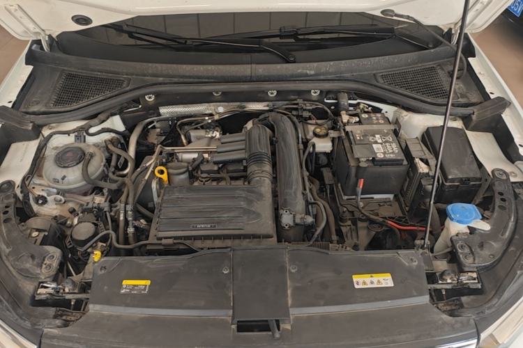 Used Volkswagen T-ROC 2024 280TSI DSG Two-Wheel-Drive Time Edition Engine Bay
