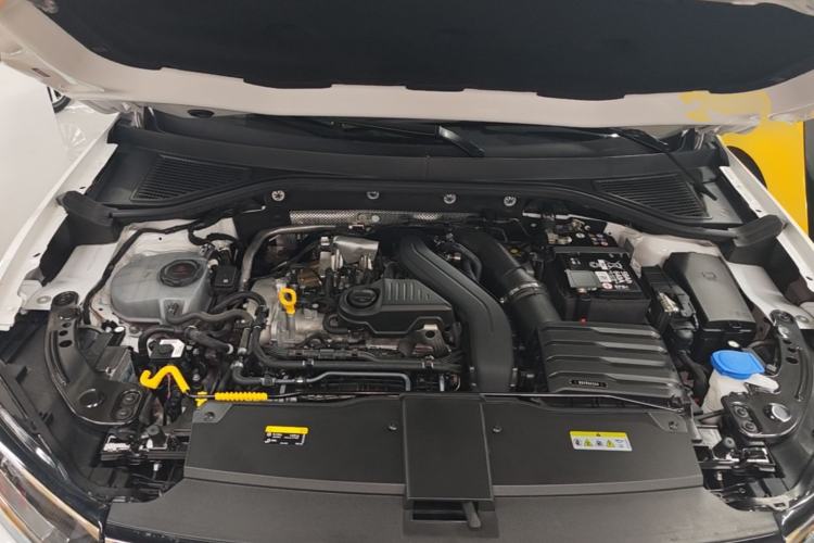 Used Volkswagen T-ROC 2024 300TSI DSG Two-Wheel-Drive Chen Guang Edition Engine Bay