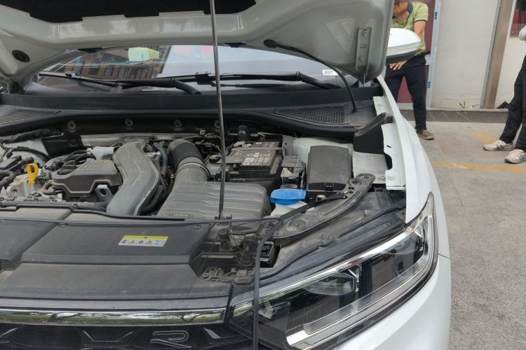 Used Volkswagen T-ROC 2024 300TSI DSG Two-Wheel-Drive Chen Guang Edition Engine Bay Left