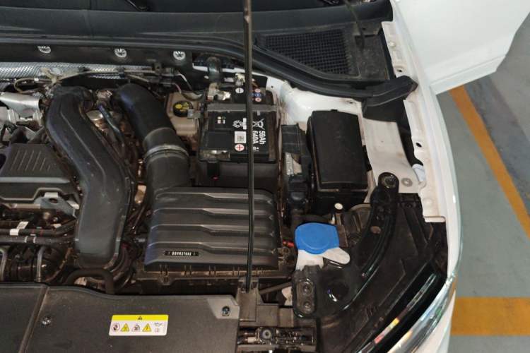 Used Volkswagen T-ROC 2024 300TSI DSG Two-Wheel-Drive Chen Guang Edition Engine Bay Left