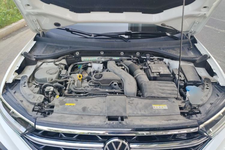 Used Volkswagen T-ROC 2024 300TSI DSG Two-Wheel-Drive Chen Guang Edition Engine Bay