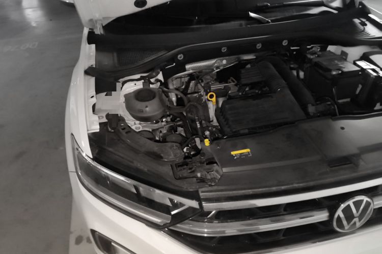 Used Volkswagen T-ROC 2024 280TSI DSG Two-Wheel-Drive Time Edition Engine Bay Right