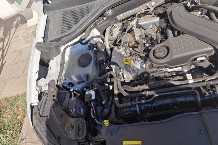 Used Volkswagen T-ROC 2024 300TSI DSG Two-Wheel-Drive Chen Guang Edition Engine Bay Right