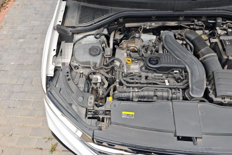 Used Volkswagen T-ROC 2024 300TSI DSG Two-Wheel-Drive Chen Guang Edition Engine Bay Right