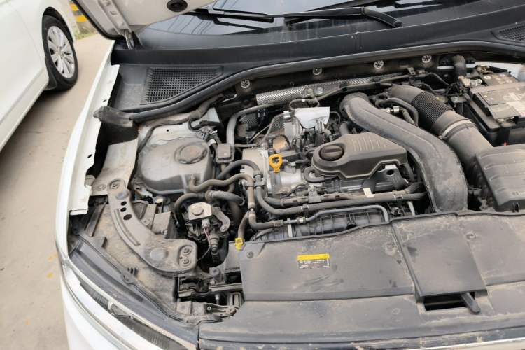 Used Volkswagen T-ROC 2024 300TSI DSG Two-Wheel-Drive Chen Guang Edition Engine Bay Right