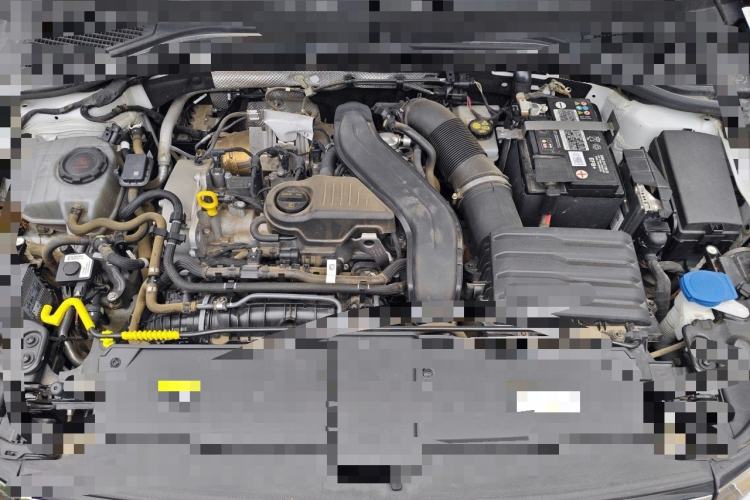 Used Volkswagen T-ROC 2024 300TSI DSG Two-Wheel-Drive Chen Guang Edition Engine Bay