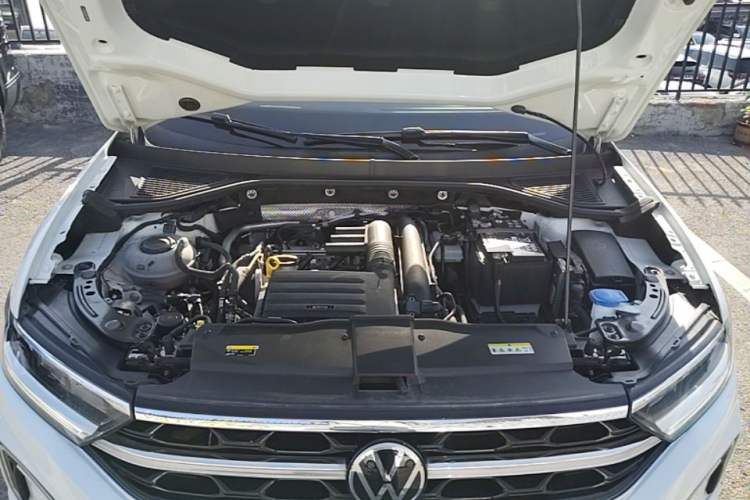 Used Volkswagen T-ROC 2024 280TSI DSG Two-Wheel-Drive Time Edition Engine Bay