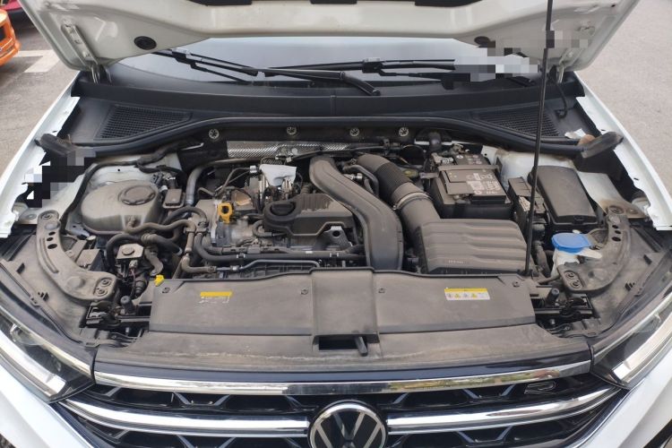 Used Volkswagen T-ROC 2024 300TSI DSG Two-Wheel-Drive Chen Guang Edition Engine Bay
