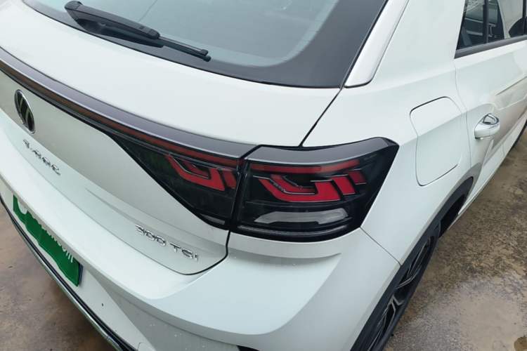 Used Volkswagen T-ROC 2024 300TSI DSG Two-Wheel-Drive Chen Guang Edition Exterior 3