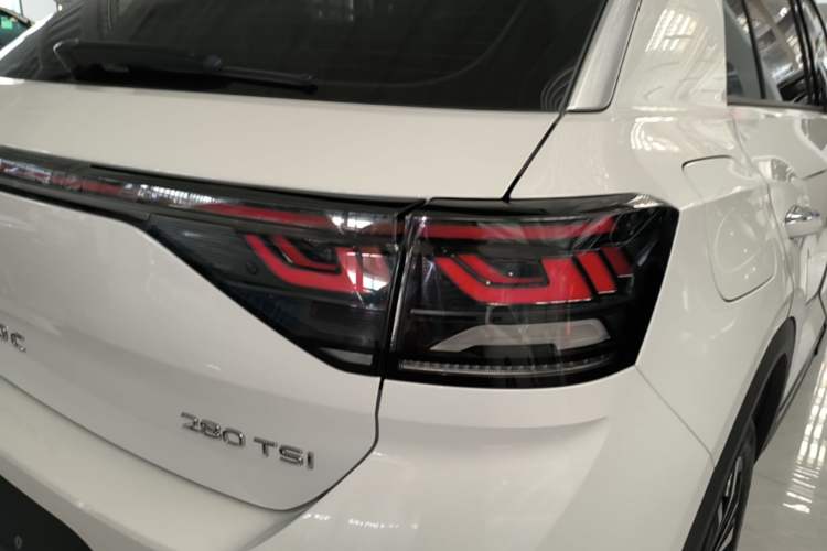 Used Volkswagen T-ROC 2024 280TSI DSG Two-Wheel-Drive Time Edition Exterior 3