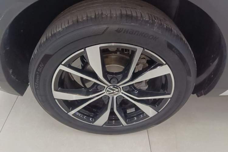 Used Volkswagen T-ROC 2024 300TSI DSG Two-Wheel-Drive Chen Guang Edition Exterior 5