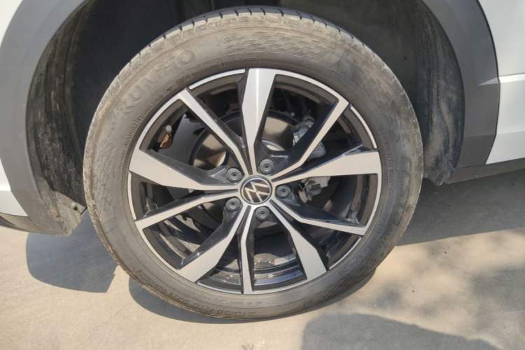 Used Volkswagen T-ROC 2024 300TSI DSG Two-Wheel-Drive Chen Guang Edition Exterior 5