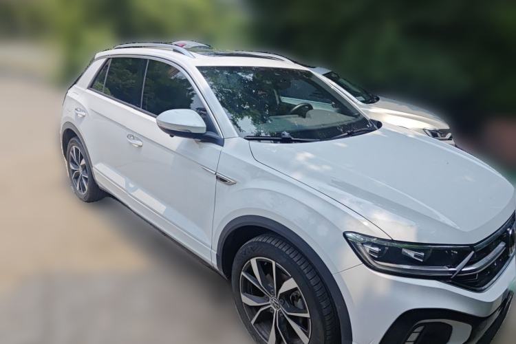 Used Volkswagen T-ROC 2024 300TSI DSG Two-Wheel-Drive Chen Guang Edition Front Right 45 Deg