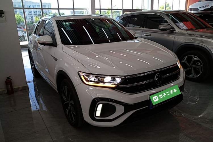 Used Volkswagen T-ROC 2024 300TSI DSG Two-Wheel-Drive Chen Guang Edition Front Right 45 Deg