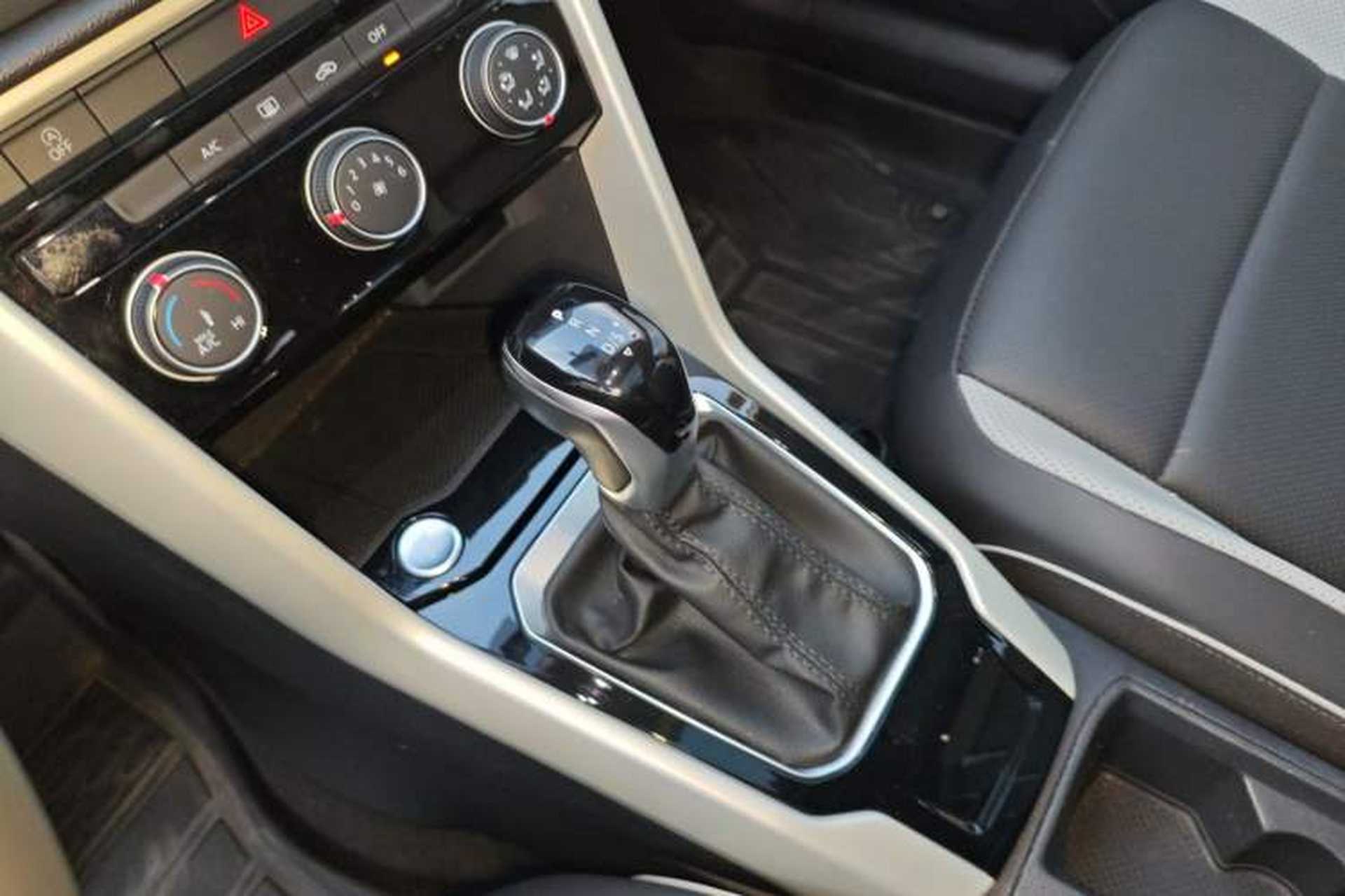 Used Volkswagen T-ROC 2024 280TSI DSG Two-Wheel-Drive Time Edition Gear Lever