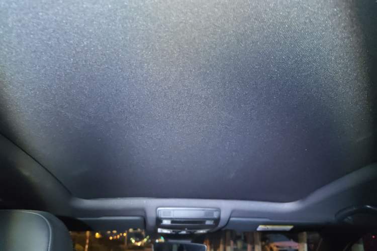 Used Volkswagen T-ROC 2024 300TSI DSG Two-Wheel-Drive Chen Guang Edition Headliner