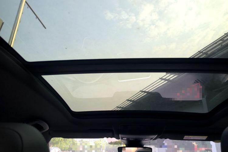 Used Volkswagen T-ROC 2024 300TSI DSG Two-Wheel-Drive Chen Guang Edition Headliner