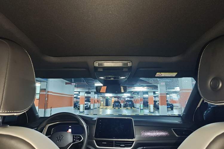 Used Volkswagen T-ROC 2024 300TSI DSG Two-Wheel-Drive Chen Guang Edition Headliner