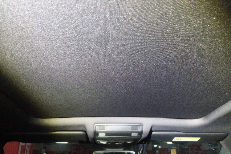 Used Volkswagen T-ROC 2024 300TSI DSG Two-Wheel-Drive Chen Guang Edition Headliner