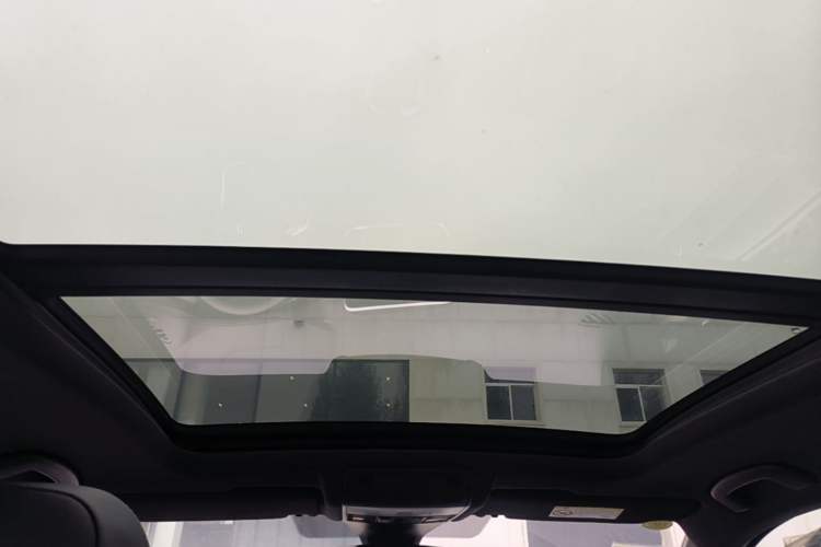 Used Volkswagen T-ROC 2024 300TSI DSG Two-Wheel-Drive Chen Guang Edition Headliner