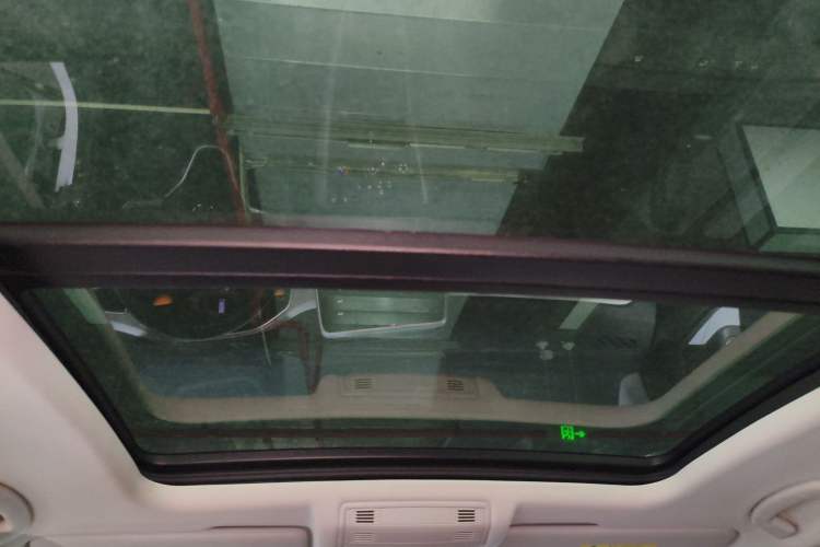Used Volkswagen T-ROC 2024 280TSI DSG Two-Wheel-Drive Time Edition Headliner