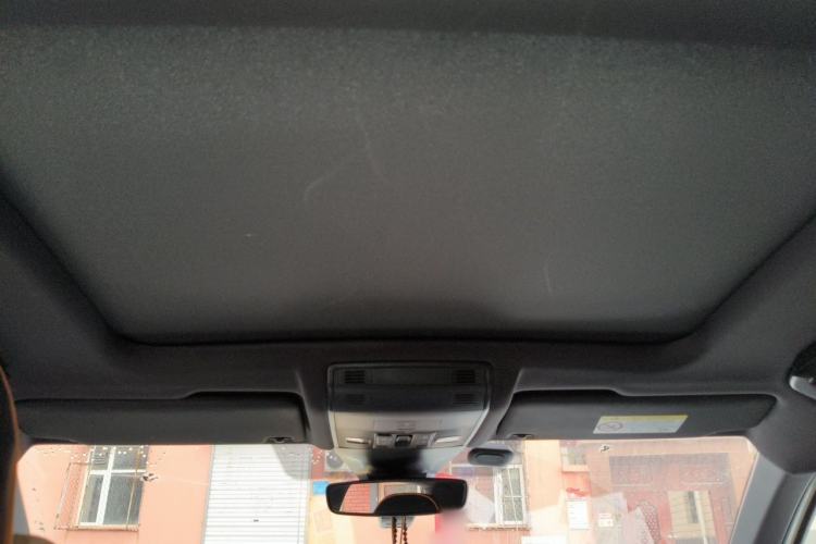 Used Volkswagen T-ROC 2024 300TSI DSG Two-Wheel-Drive Chen Guang Edition Headliner