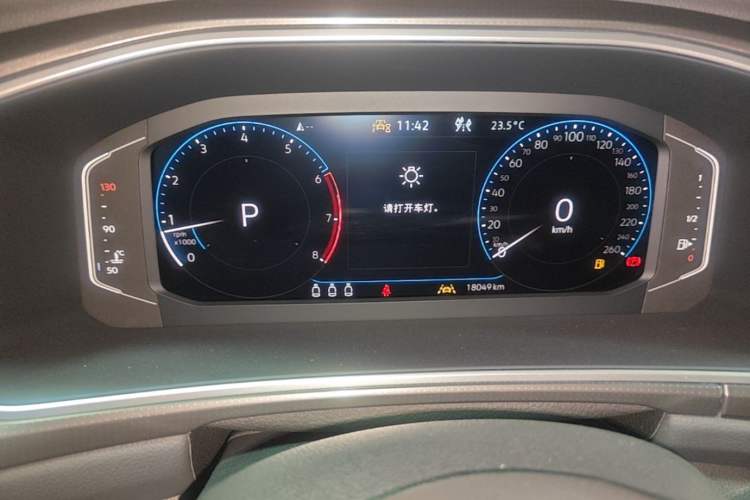 Used Volkswagen T-ROC 2024 300TSI DSG Two-Wheel-Drive Chen Guang Edition Instrument Cluster
