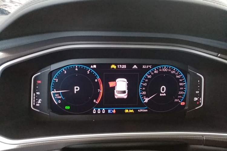 Used Volkswagen T-ROC 2024 300TSI DSG Two-Wheel-Drive Chen Guang Edition Instrument Cluster