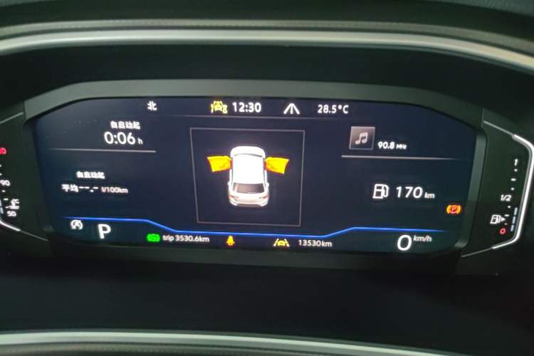 Used Volkswagen T-ROC 2024 300TSI DSG Two-Wheel-Drive Chen Guang Edition Instrument Cluster