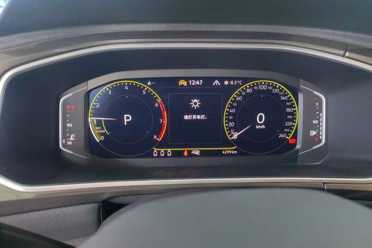 Used Volkswagen T-ROC 2024 300TSI DSG Two-Wheel-Drive Chen Guang Edition Instrument Cluster