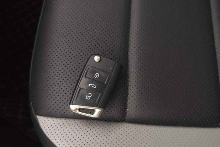 Used Volkswagen T-ROC 2024 280TSI DSG Two-Wheel-Drive Time Edition Interior 1