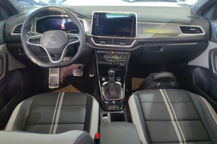 Used Volkswagen T-ROC 2024 300TSI DSG Two-Wheel-Drive Chen Guang Edition Interior 2