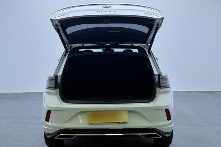 Used Volkswagen T-ROC 2024 300TSI DSG Two-Wheel-Drive Starlight Edition Interior 5