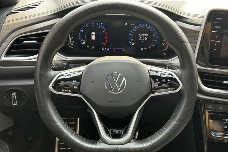 Used Volkswagen T-ROC 2024 300TSI DSG Two-Wheel-Drive Chen Guang Edition Interior 6