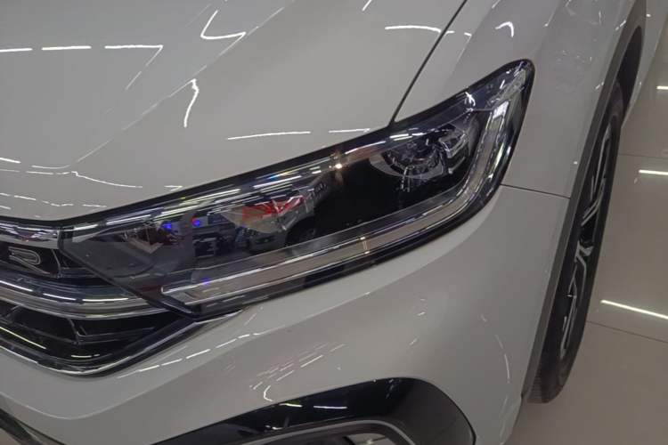 Used Volkswagen T-ROC 2024 300TSI DSG Two-Wheel-Drive Chen Guang Edition Left Front Headlight