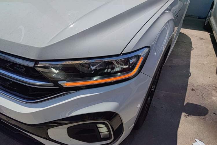 Used Volkswagen T-ROC 2024 300TSI DSG Two-Wheel-Drive Chen Guang Edition Left Front Headlight