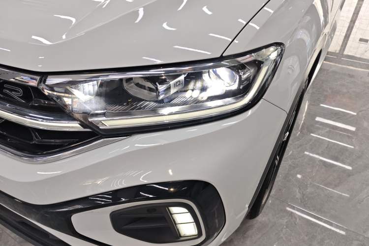 Used Volkswagen T-ROC 2024 300TSI DSG Two-Wheel-Drive Chen Guang Edition Left Front Headlight