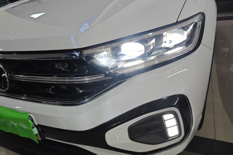 Used Volkswagen T-ROC 2024 300TSI DSG Two-Wheel-Drive Chen Guang Edition Left Front Headlight